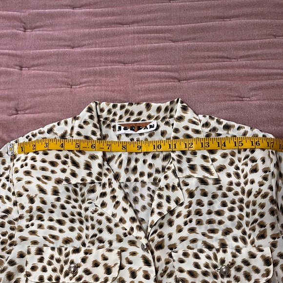Leopard print button down shirt - Picture 2 of 6